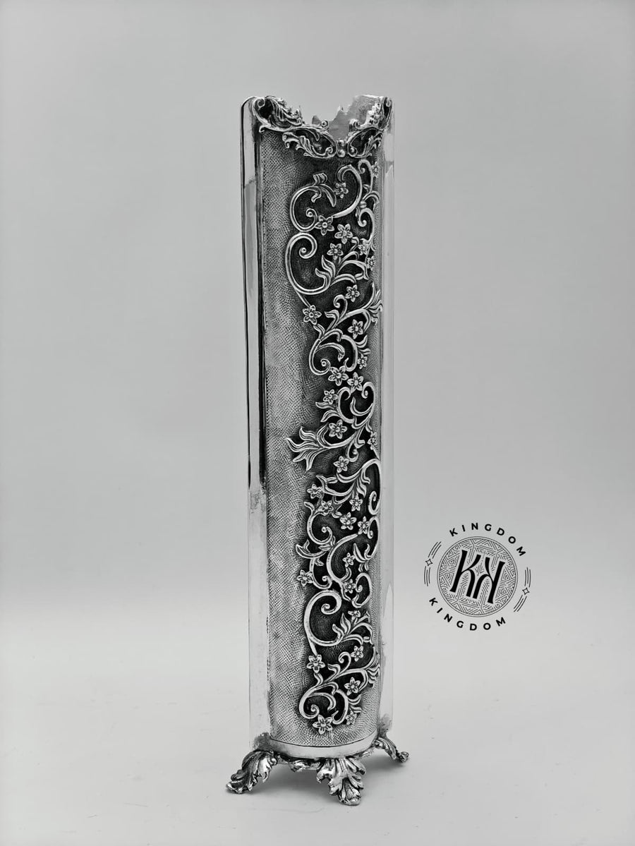 Hadasim Vase Heavy Casting